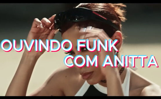 Ouvindo Funk Com Anitta